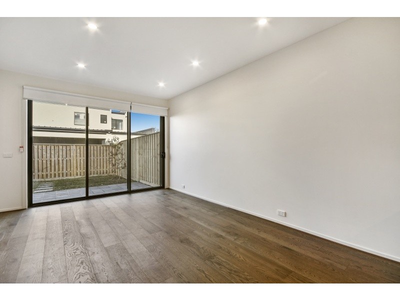 3 Cresbrook Lane, Ivanhoe VIC 3079