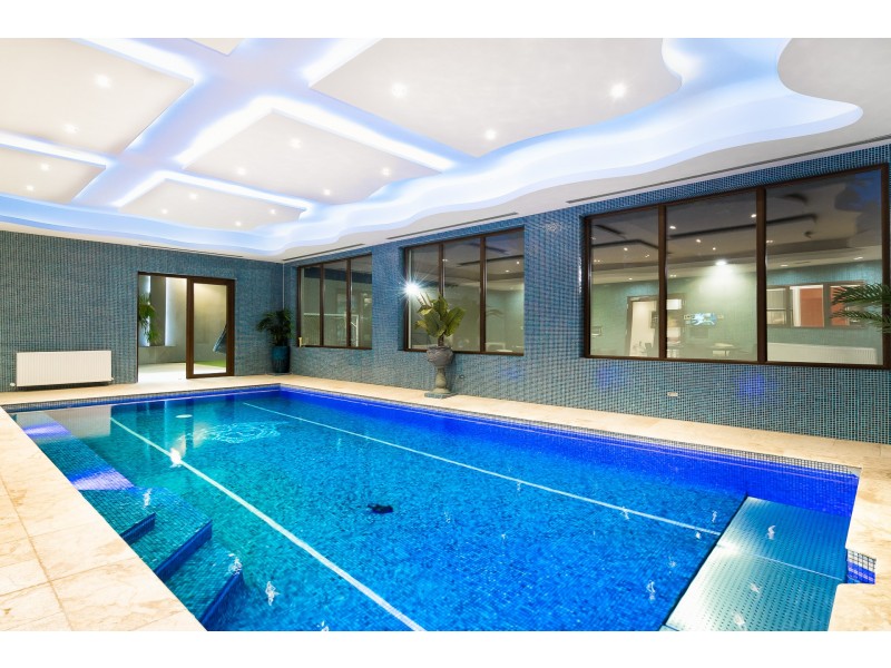 11 Lynedoch Avenue, St Kilda East VIC 3183