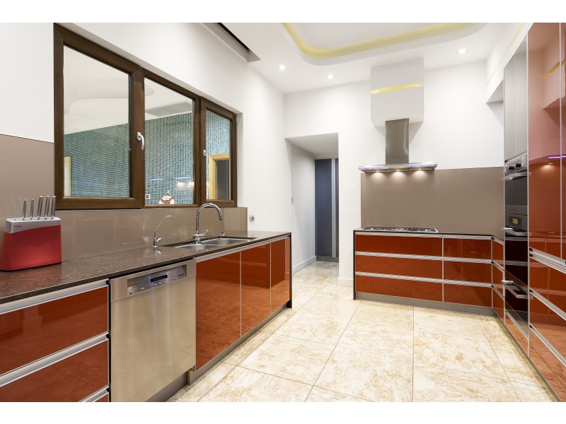 11 Lynedoch Avenue, St Kilda East VIC 3183