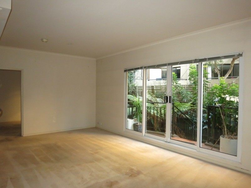 106/26 Queens Road, Melbourne VIC 3004