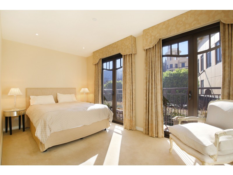 302/30 St Andrews Place, Melbourne VIC 3000