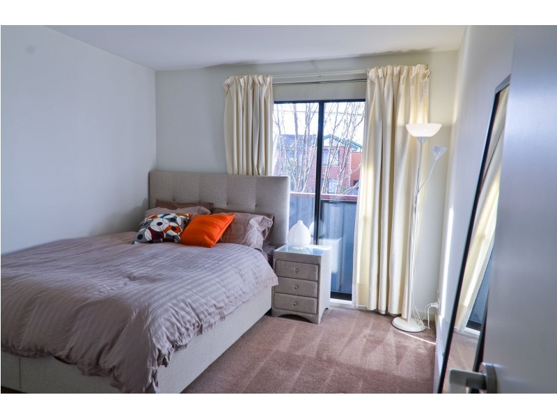 1/225 Buckley Street, Essendon VIC 3040