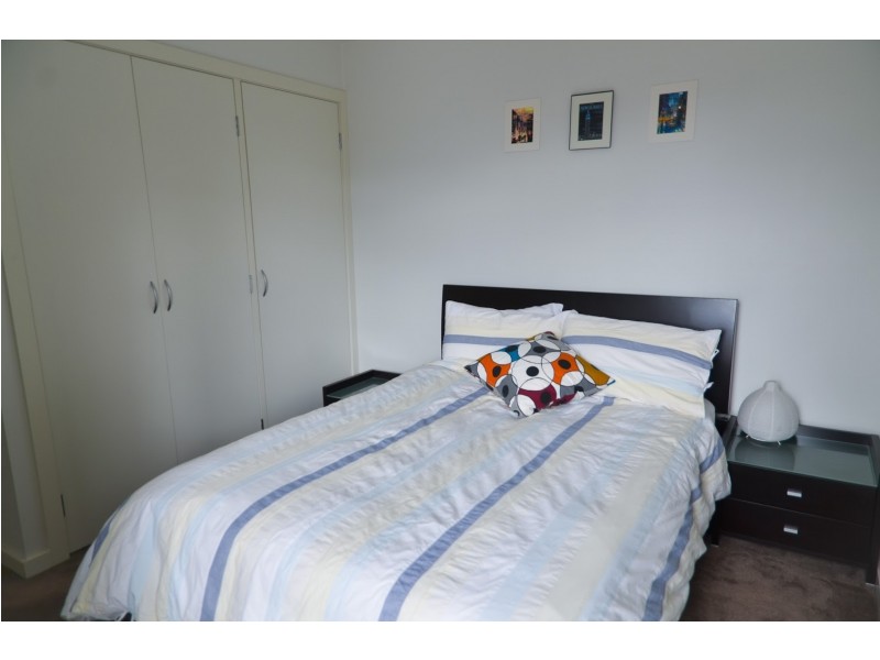 1/225 Buckley Street, Essendon VIC 3040