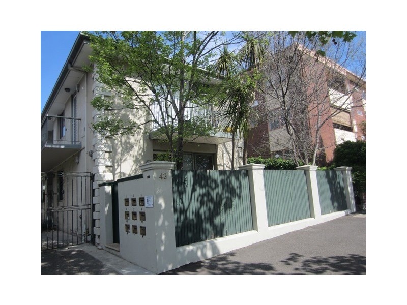 1/43 Barkly Street, Carlton VIC 3053