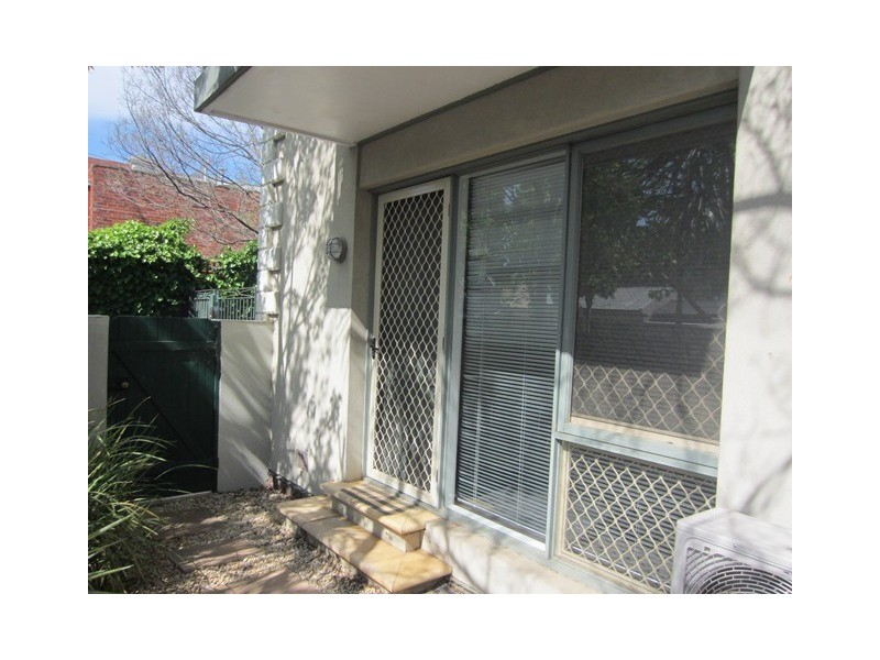 1/43 Barkly Street, Carlton VIC 3053