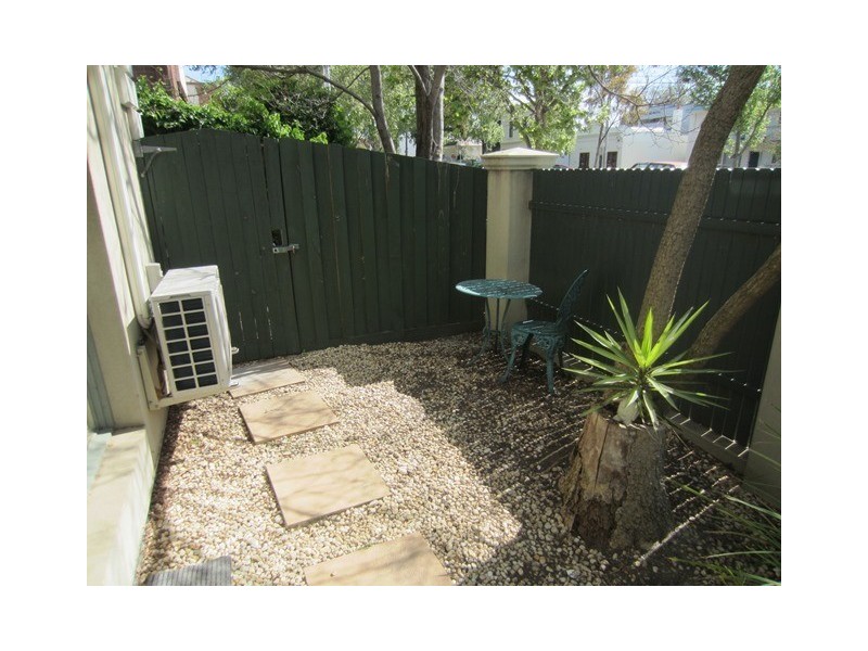 1/43 Barkly Street, Carlton VIC 3053