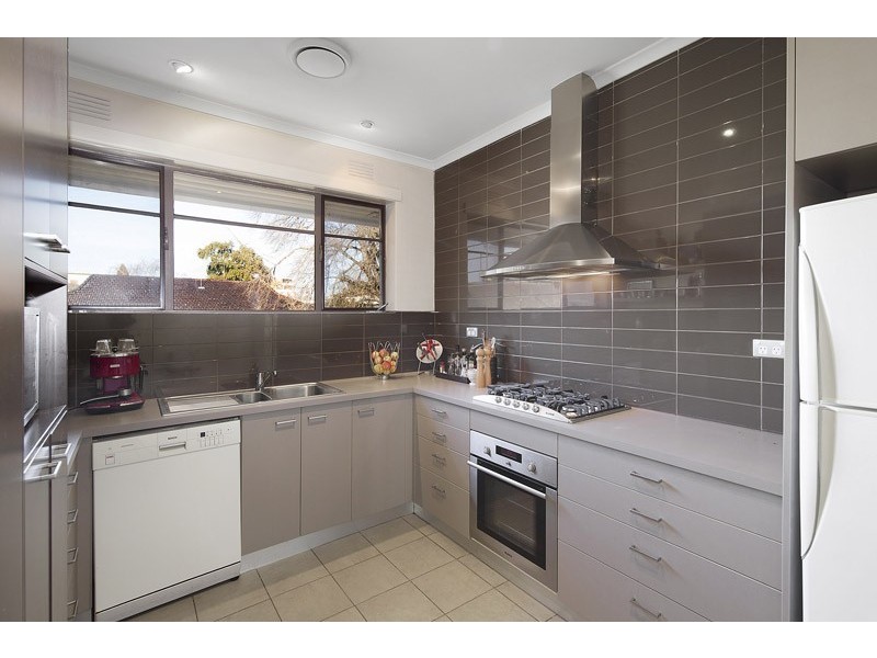 16/27 Wallace Avenue, Toorak VIC 3142