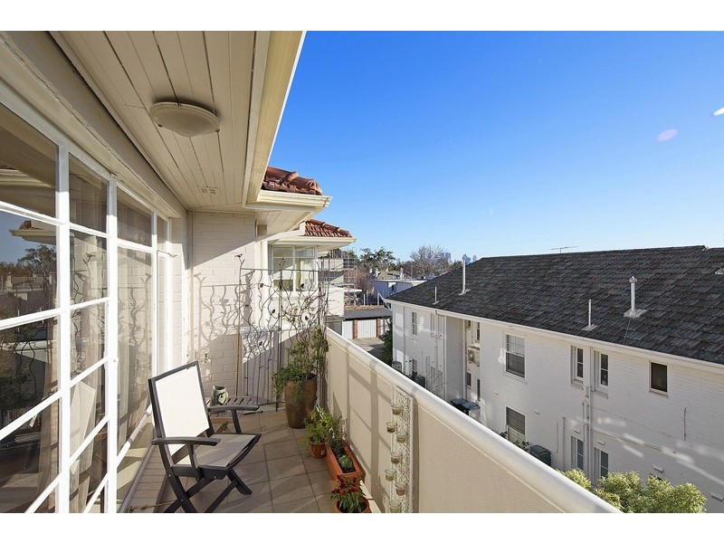 16/27 Wallace Avenue, Toorak VIC 3142