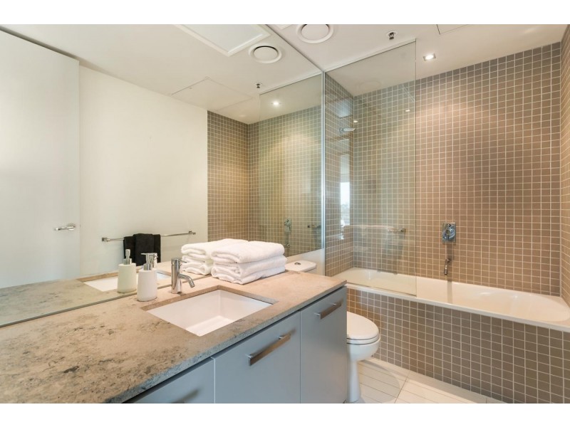 903/1 Roy Street, Melbourne VIC 3004