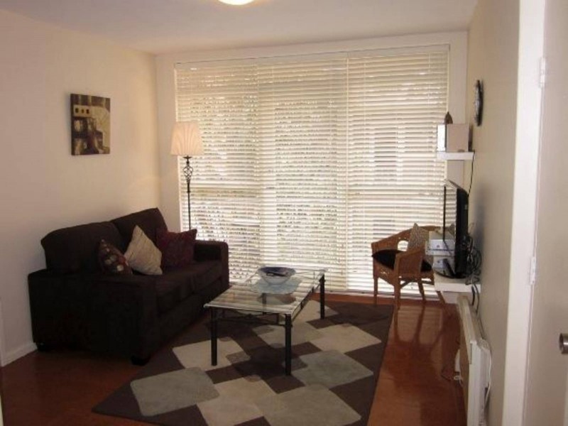 9/23 Robe Street, St Kilda VIC 3182