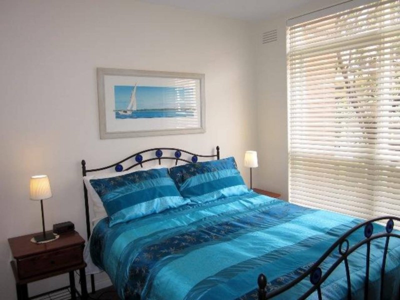 9/23 Robe Street, St Kilda VIC 3182