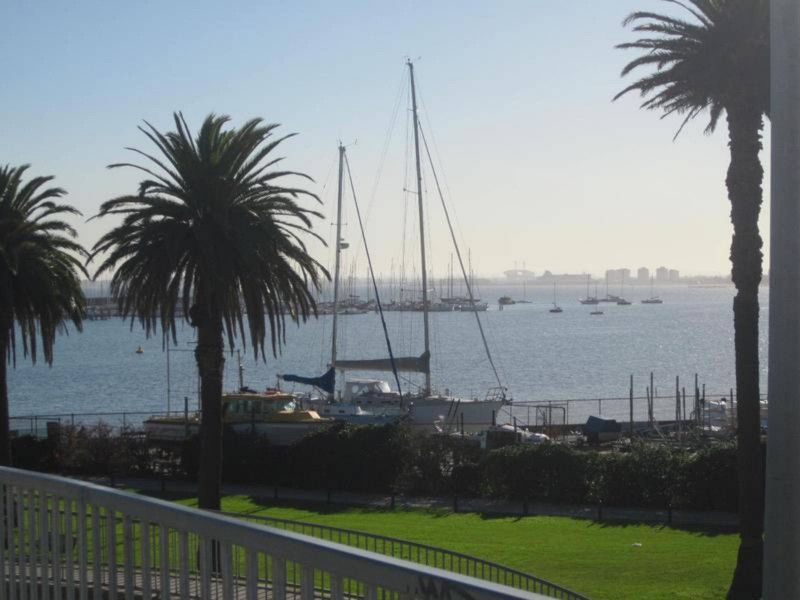 9/23 Robe Street, St Kilda VIC 3182