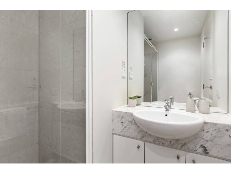 12/4-10 Bank Place, Melbourne VIC 3000