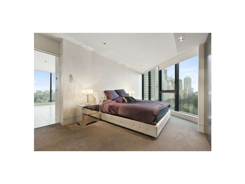 1303/279 Wellington Parade South, East Melbourne VIC 3002