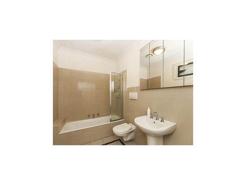 6/20 Somerset Place, Melbourne VIC 3000