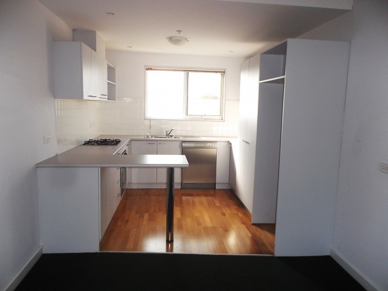 40/1 Gatehouse Drive, Kensington VIC 3031