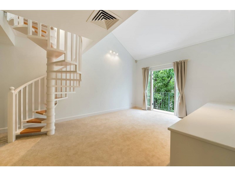 37B/211 Wellington Parade South, East Melbourne VIC 3002