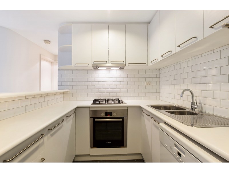 37B/211 Wellington Parade South, East Melbourne VIC 3002