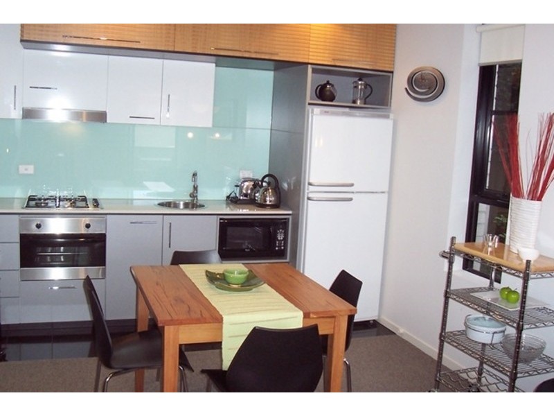 4/220 Barkly Street, St Kilda VIC 3182