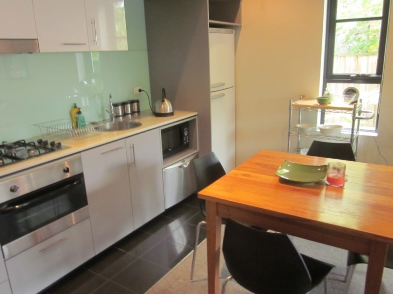 4/220 Barkly Street, St Kilda VIC 3182