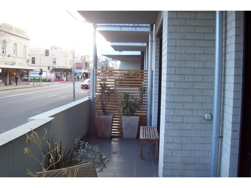 4/220 Barkly Street, St Kilda VIC 3182