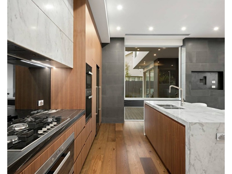 137 Bambra Road, Caulfield VIC 3162