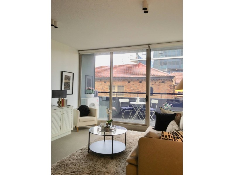 211/74 Queens Road, Melbourne VIC 3004