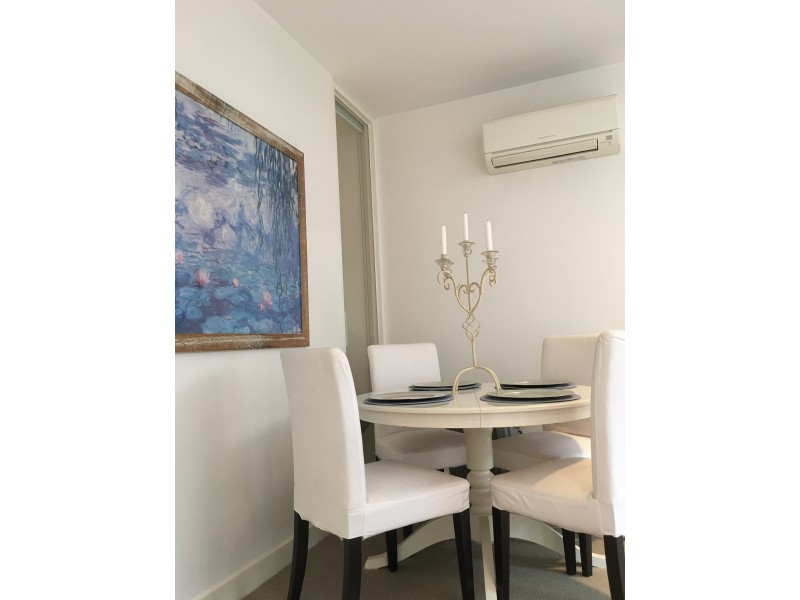 211/74 Queens Road, Melbourne VIC 3004