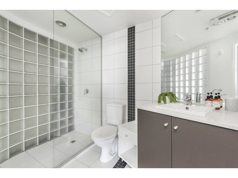 705/83 Queens Road, Melbourne VIC 3004