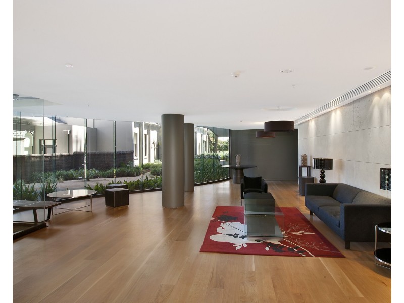 1005/55 Queens Road, Melbourne VIC 3004