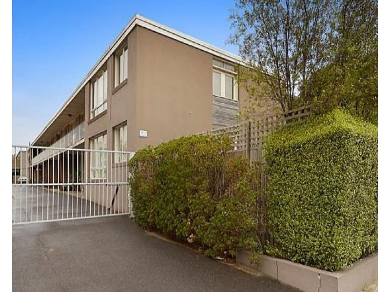 2/125 Victoria Street, Brunswick VIC 3056