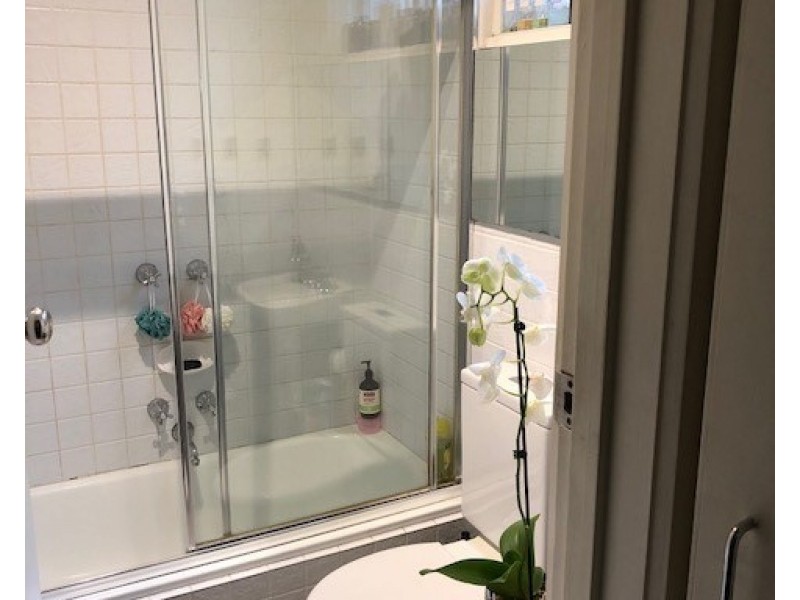 2/125 Victoria Street, Brunswick VIC 3056