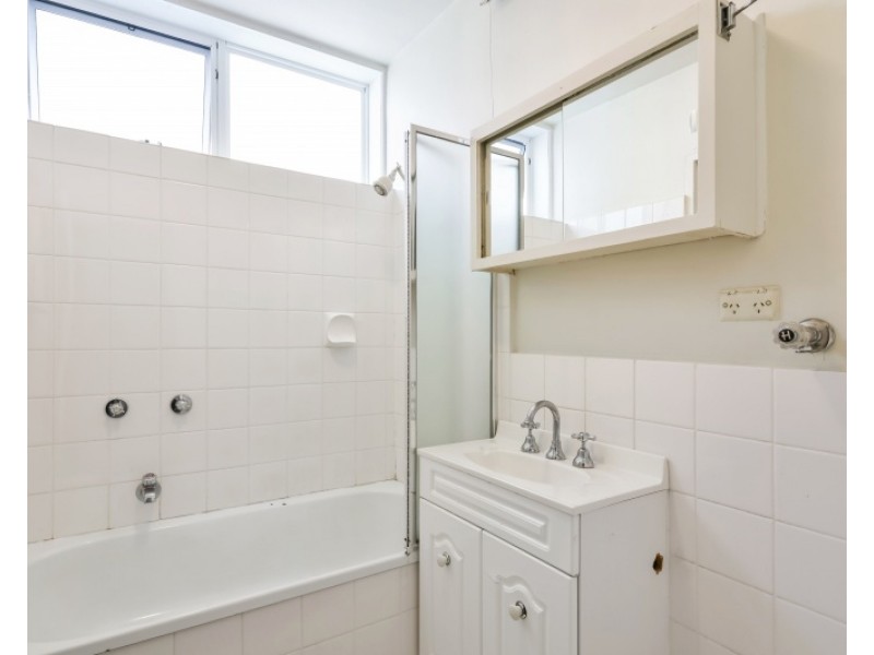 4/27 Powlett Street, East Melbourne VIC 3002