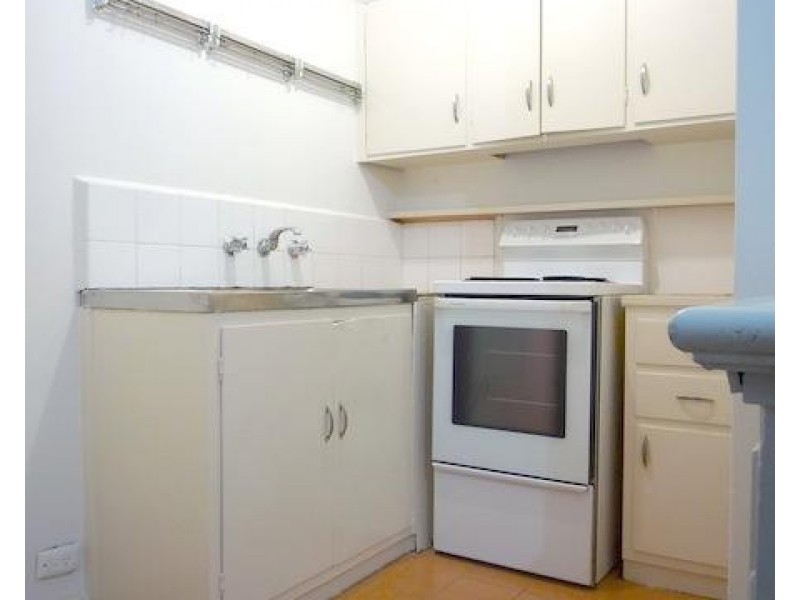 12/12-14 Eltham Street, Flemington VIC 3031