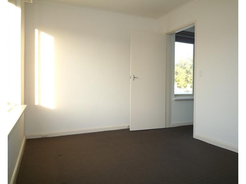 12/12-14 Eltham Street, Flemington VIC 3031