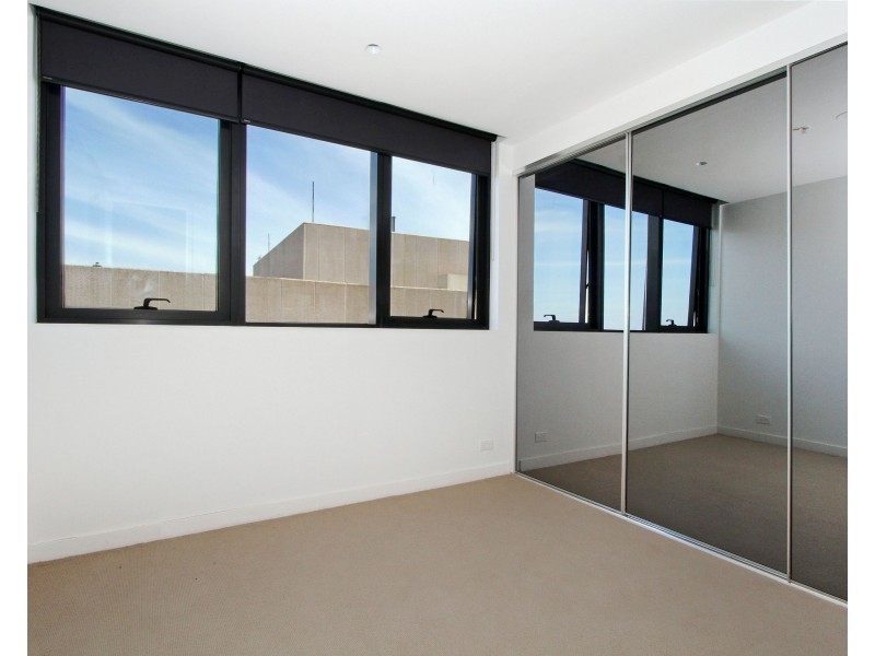 2512/50 Albert Road, South Melbourne VIC 3205