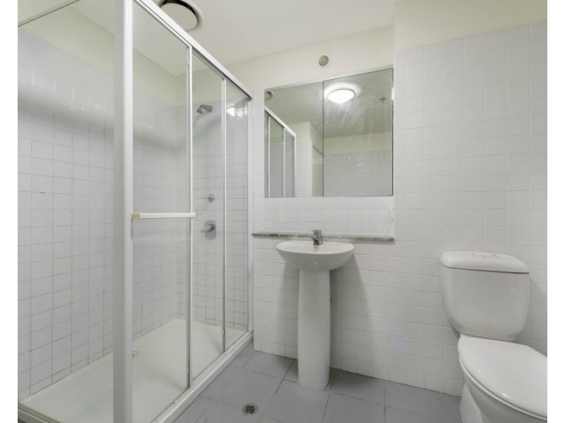 2004/250 Elizabeth Street, Melbourne VIC 3000