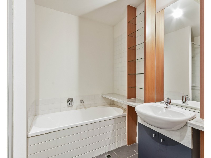 10/84 Trenerry Crescent, Abbotsford VIC 3067