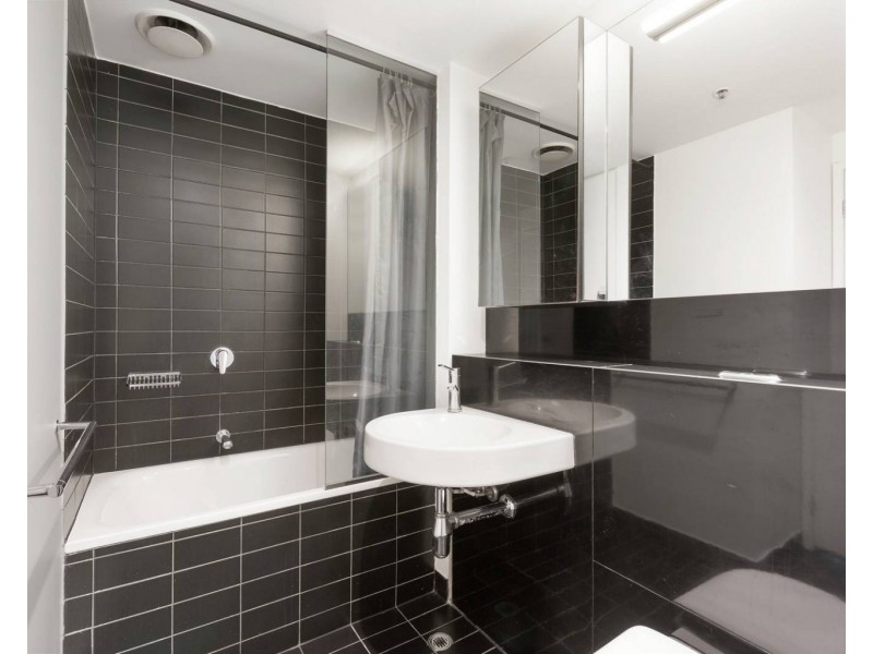 2003/620 Collins Street, Melbourne VIC 3000