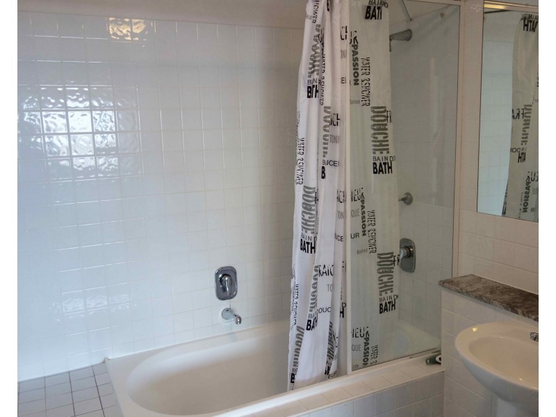 2009/250 Elizabeth Street, Melbourne VIC 3000