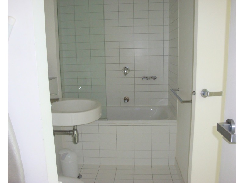 1809/620 Collins Street, Melbourne VIC 3000