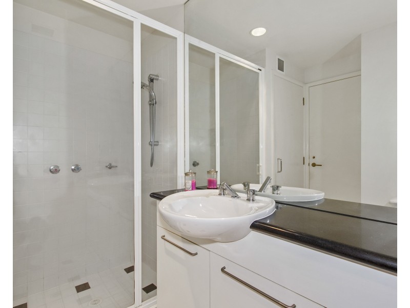 64B/211 Wellington Parade South, East Melbourne VIC 3002