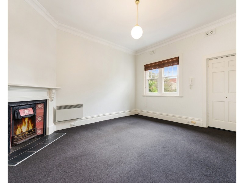 10/17 Charnwood Crescent, St Kilda VIC 3182