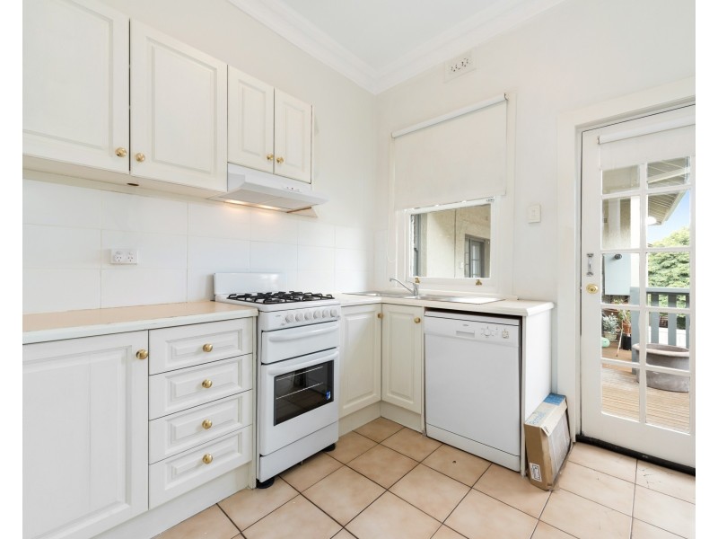 10/17 Charnwood Crescent, St Kilda VIC 3182