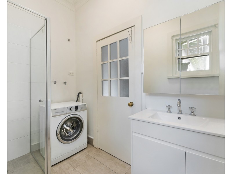 10/17 Charnwood Crescent, St Kilda VIC 3182