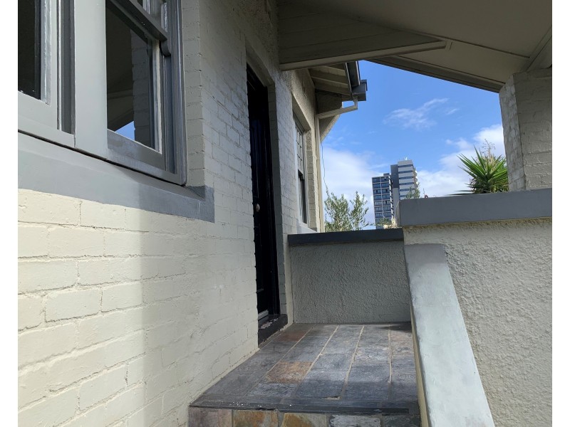 10/17 Charnwood Crescent, St Kilda VIC 3182