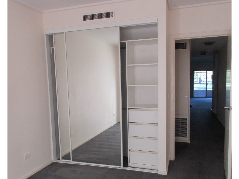 2/18 Dudley Street, West Melbourne VIC 3003