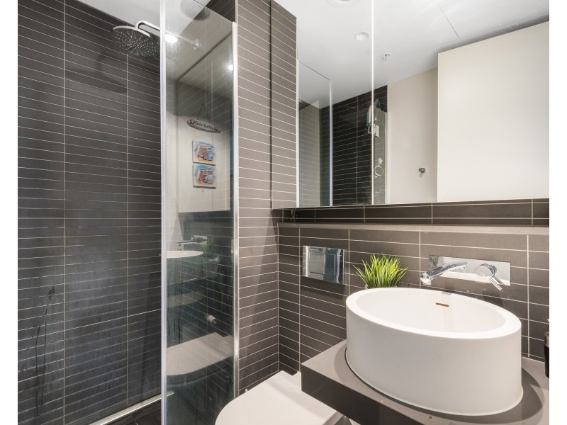 2404/50 Albert Road, South Melbourne VIC 3205