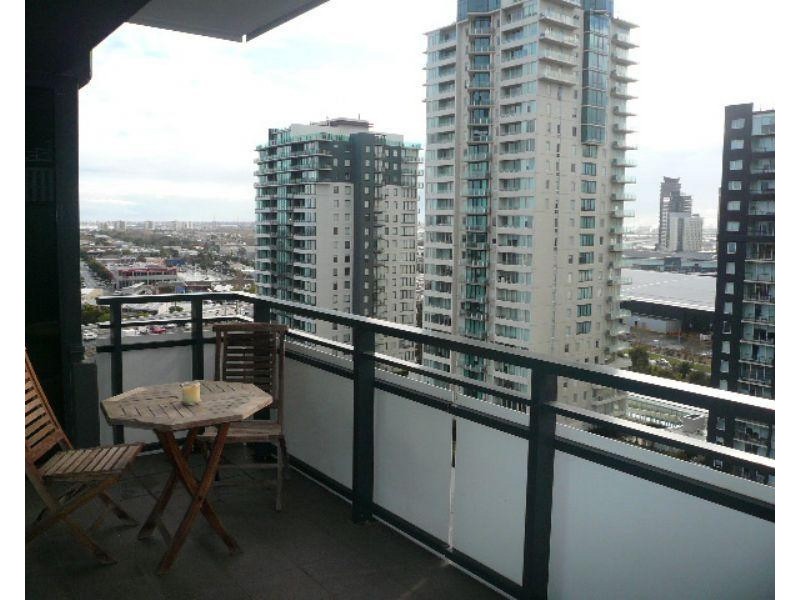 1703/80 Clarendon Street, South Melbourne VIC 3205