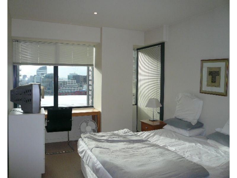 1703/80 Clarendon Street, South Melbourne VIC 3205